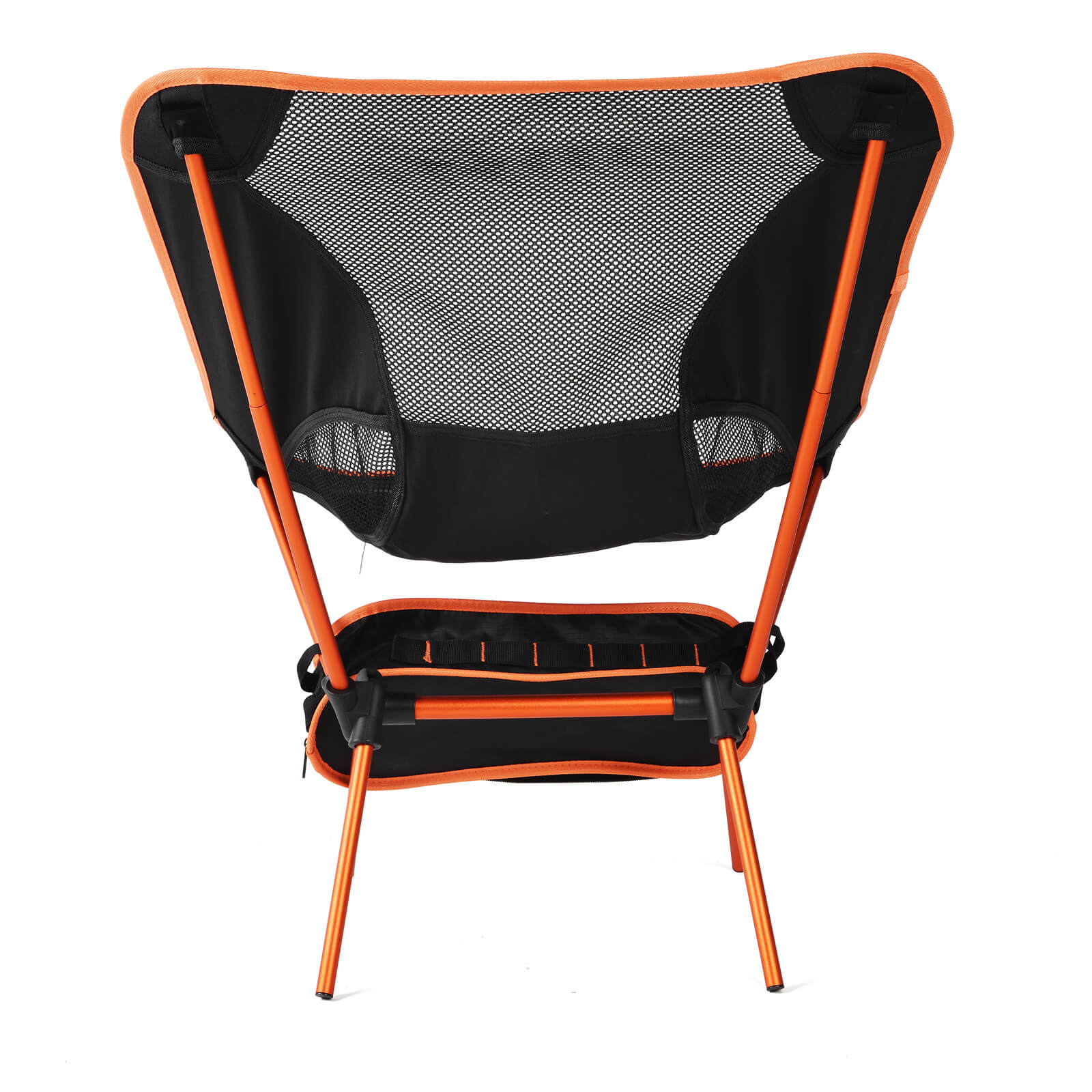 Chaise camping pliante orange légère et compacte, idéale pour les randonnées et séjours en plein air