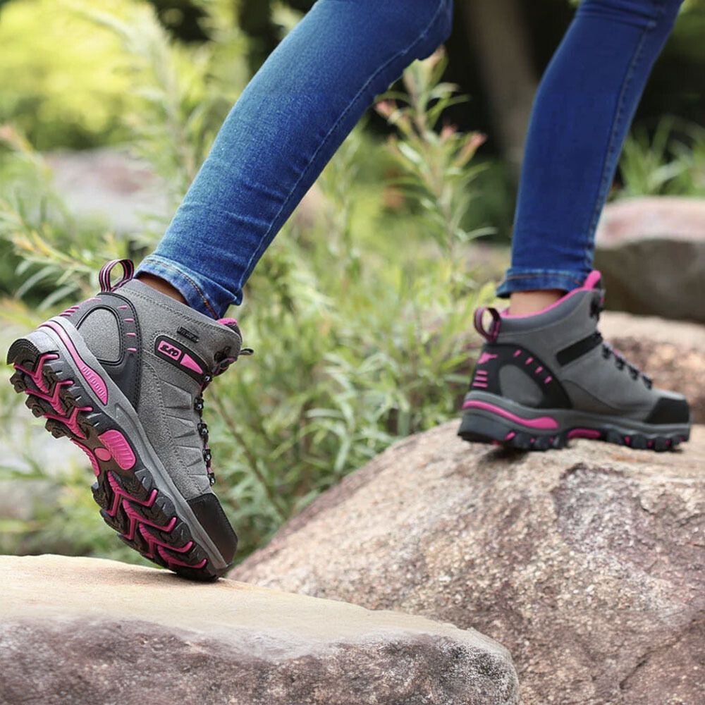 Chaussure de randonnée femme grise confortable et résistante pour toutes vos aventures en plein air