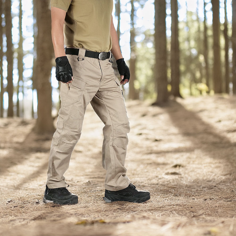 Pantalon de randonnée homme  beige pratique, parfait pour affronter toutes les conditions climatiques