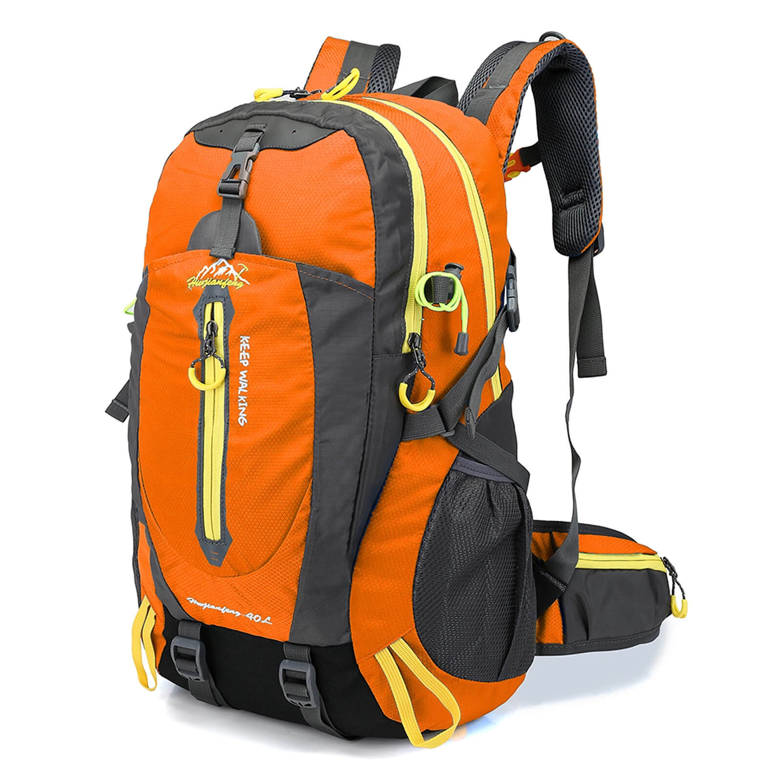 Sac à dos 40L orange en nylon hydrofuge et résistant, conçu pour protéger vos affaires contre l’humidité et l’usure lors de vos aventures en plein air.